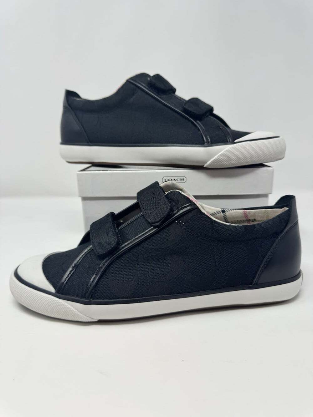Coach Y2K Britt Sneakers Size 7.5 Black and White Original Style